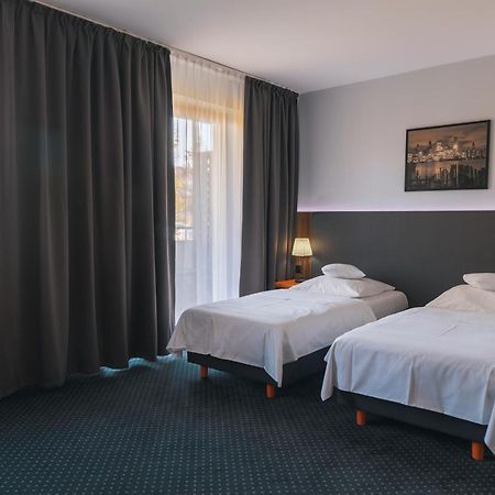 Hotel Poleczki Warsaw Airport المظهر الخارجي الصورة