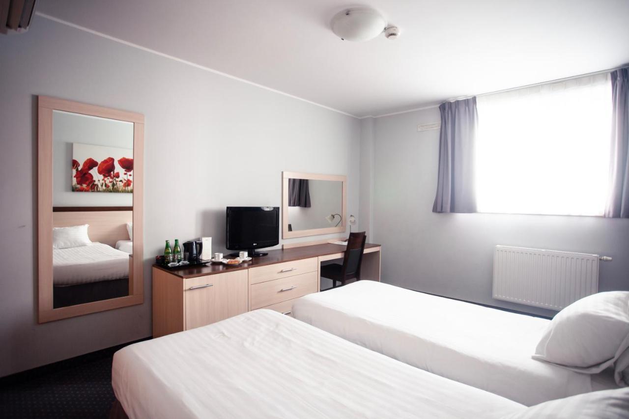 Hotel Poleczki Warsaw Airport المظهر الخارجي الصورة