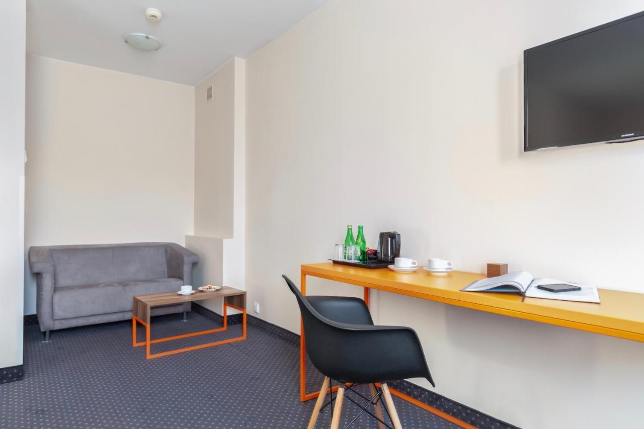 Hotel Poleczki Warsaw Airport المظهر الخارجي الصورة