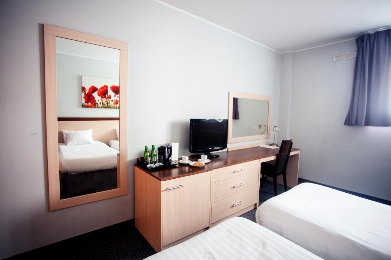 Hotel Poleczki Warsaw Airport المظهر الخارجي الصورة