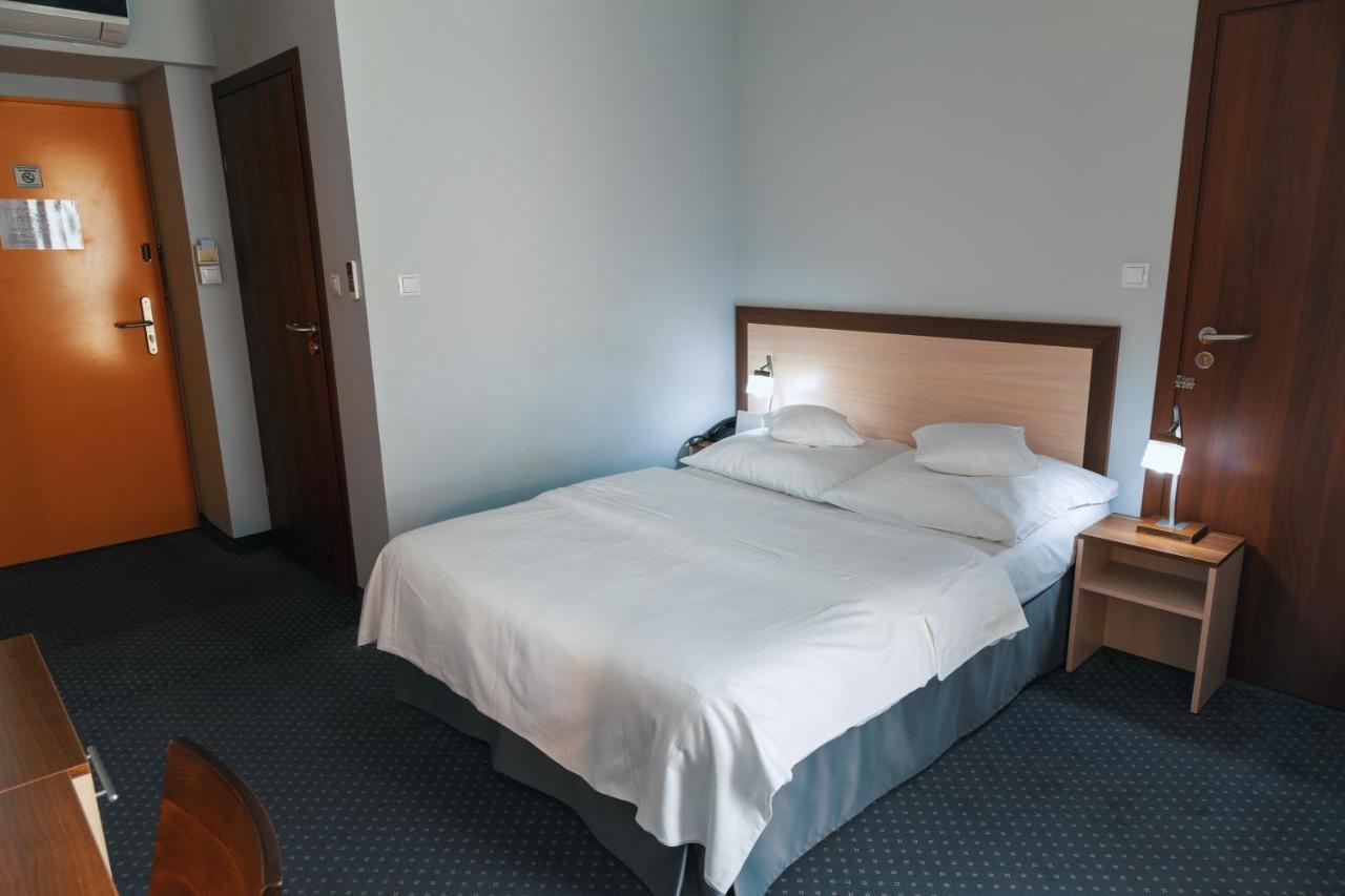 Hotel Poleczki Warsaw Airport المظهر الخارجي الصورة